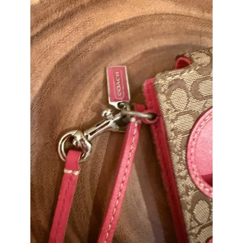 VTG Coach Y2K Pink Leather iPod Mini Logo Wristlet Very Rare